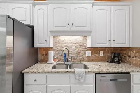 Kitchen - 35 Applewood Dr, Cabot, AR 72023 photo 3 of 4