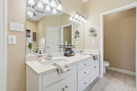 Bath - 35 Applewood Dr, Cabot, AR 72023 photo 1 of 5