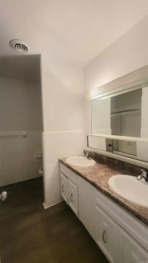 Bath - 609 Liberty, Marked Tree, AR 72365 photo 3 of 3