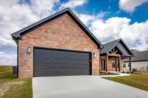 219 Michelle Dr, Beebe, AR 72012 photo 2