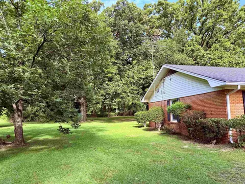 5500 Lakeshore Dr, Pine Bluff, AR 71603 photo 2