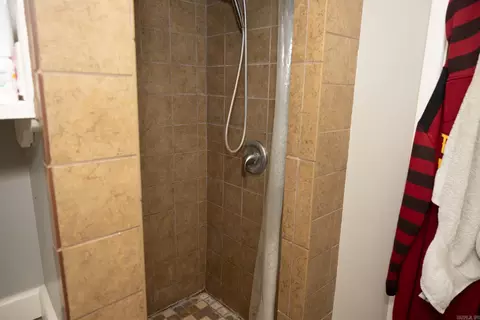 Bath - 711 SE 7th St, Walnut Ridge, AR 72476 photo 5 of 5