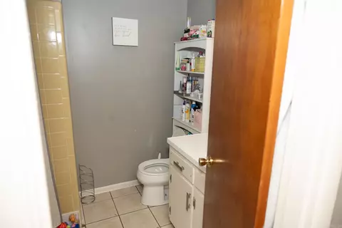 Bath - 711 SE 7th St, Walnut Ridge, AR 72476 photo 3 of 5