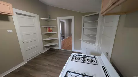Entry Way - 2115 Wright Ave, Benton, AR 72015 photo 2 of 2