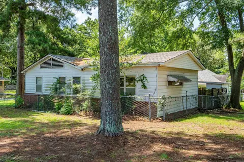 Exterior - 708 Cherry Ln, Malvern, AR 72104 photo 9 of 11