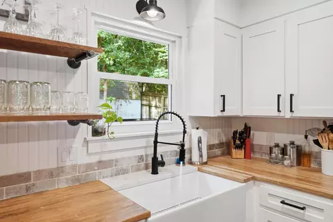 Kitchen - 265 Sunny Gap Rd, Conway, AR 72032 photo 5 of 5