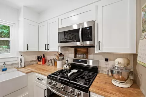 Kitchen - 265 Sunny Gap Rd, Conway, AR 72032 photo 3 of 5