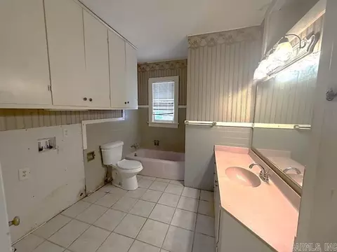 Bath - 400 E Nichols St, England, AR 72046 photo 2 of 3
