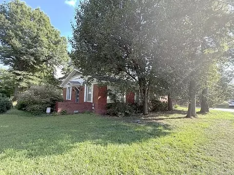 Exterior - 400 E Nichols St, England, AR 72046 photo 2 of 2