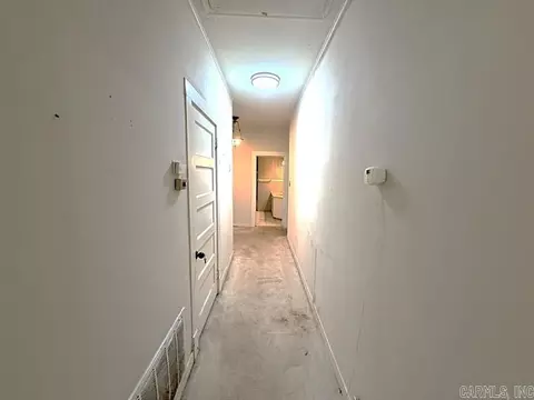 Entry Way - 400 E Nichols St, England, AR 72046 photo 1 of 1