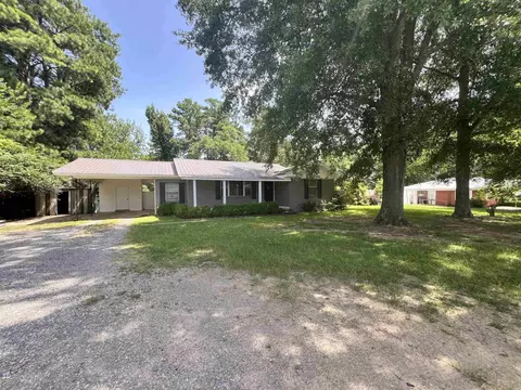 201 E Wiley St, Star City, AR 71667