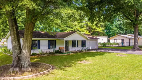 Exterior - 10 Ruth Dr, Conway, AR 72032 photo 2 of 15