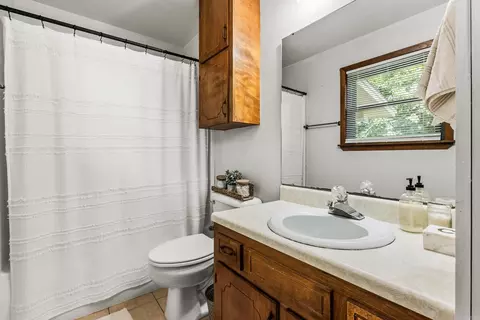 Bath - 10 Ruth Dr, Conway, AR 72032 photo 1 of 2