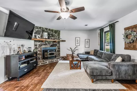 Living - 10 Ruth Dr, Conway, AR 72032 photo 1 of 1