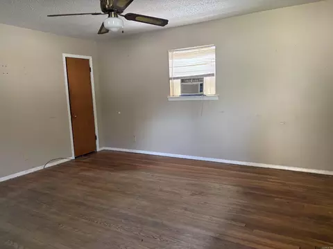 Living - 17 N Haley St, Pine Bluff, AR 71602 photo 2 of 2