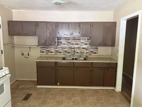 Kitchen - 17 N Haley St, Pine Bluff, AR 71602 photo 2 of 2
