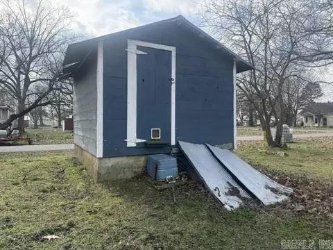 122 W 2nd St, Reyno, AR 72462 photo 4
