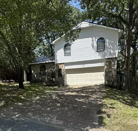 14 Marble Ct, Little Rock, AR 72212