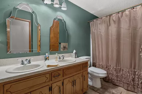 Bath - 323 Apollo St, Malvern, AR 72104 photo 1 of 1