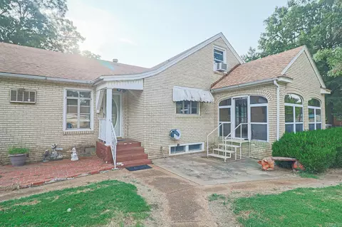 201 Hughey St, Swifton, AR 72471