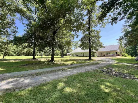 1678 Gentry Rd, Star City, AR 71667