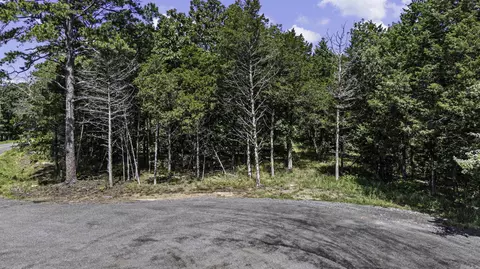 553 Apple Ln, Russellville, AR 72802