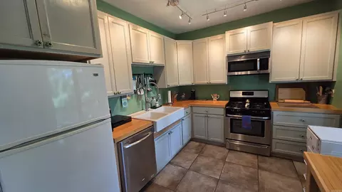 Kitchen - 189 Watersedge Ln, Edgemont, AR 72044 photo 1 of 4