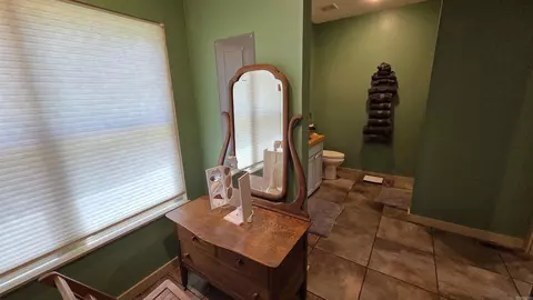 Bath - 189 Watersedge Ln, Edgemont, AR 72044 photo 5 of 9