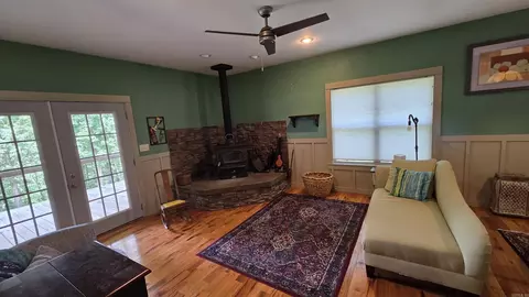 Living - 189 Watersedge Ln, Edgemont, AR 72044 photo 2 of 2