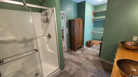 Bath - 189 Watersedge Ln, Edgemont, AR 72044 photo 7 of 9