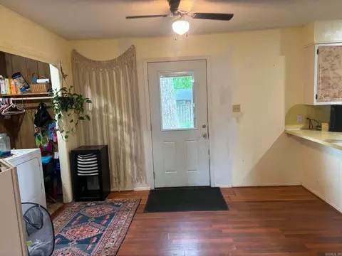 Entry Way - 505 Blake Dr, Mena, AR 71953 photo 1 of 1