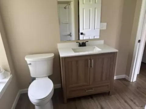 Bath - 332 E Busbee St, Camden, AR 71701 photo 2 of 3
