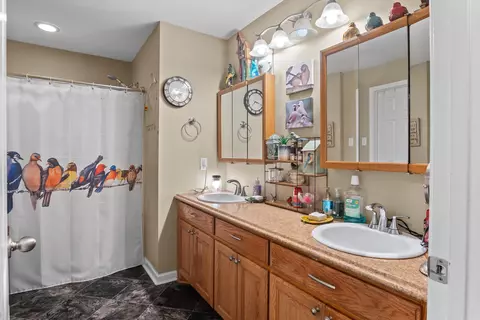 Bath - 175 Charlie Loop Rd, Lonoke, AR 72086 photo 1 of 3
