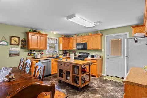 Kitchen - 175 Charlie Loop Rd, Lonoke, AR 72086 photo 1 of 3