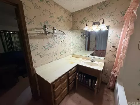 Bath - 5107 Middle Warren Rd, Pine Bluff, AR 71603 photo 2 of 4