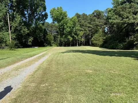 Exterior - 5107 Middle Warren Rd, Pine Bluff, AR 71603 photo 5 of 14