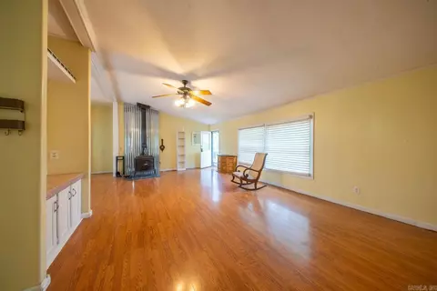 Living - 155 N 12th St, Mammoth Spring, AR 72554 photo 2 of 4
