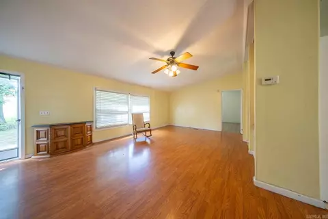 Living - 155 N 12th St, Mammoth Spring, AR 72554 photo 1 of 4