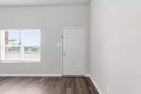 Entry Way - 1210 Mae Ln, Conway, AR 72032 photo 2 of 4