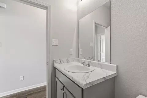 Bath - 1210 Mae Ln, Conway, AR 72032 photo 6 of 6
