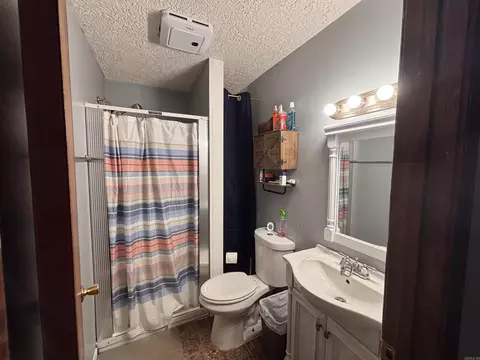 Bath - 404 Cook Rd, Mountain View, AR 72560 photo 1 of 3