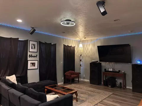 Living - 404 Cook Rd, Mountain View, AR 72560 photo 2 of 3
