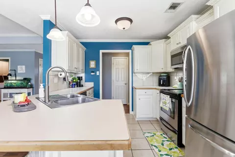 Kitchen - 26 Lakeside Dr, Ward, AR 72176 photo 2 of 6