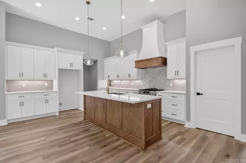 Kitchen - 8032 Creek Rock, Bryant, AR 72002 photo 1 of 2