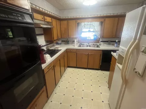 Kitchen - 365 Hwy 278 E, Wickes, AR 71973 photo 2 of 2