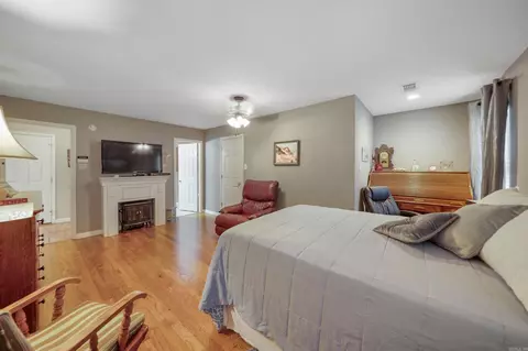 Bedroom - 1806 Pinewood, Beebe, AR 72012 photo 1 of 7