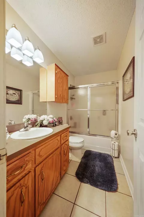 Bath - 1806 Pinewood, Beebe, AR 72012 photo 1 of 4