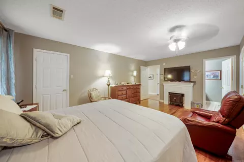Bedroom - 1806 Pinewood, Beebe, AR 72012 photo 3 of 7