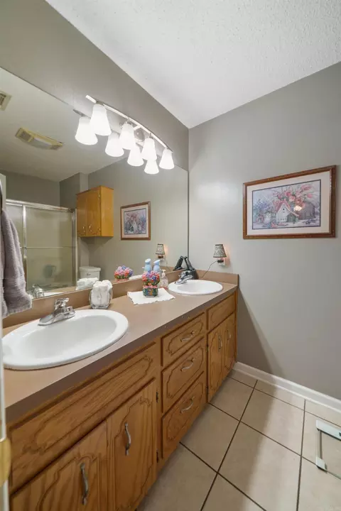 Bath - 1806 Pinewood, Beebe, AR 72012 photo 3 of 4