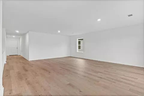 Living - 205 Flat Wood Ave, Benton, AR 72015 photo 1 of 5